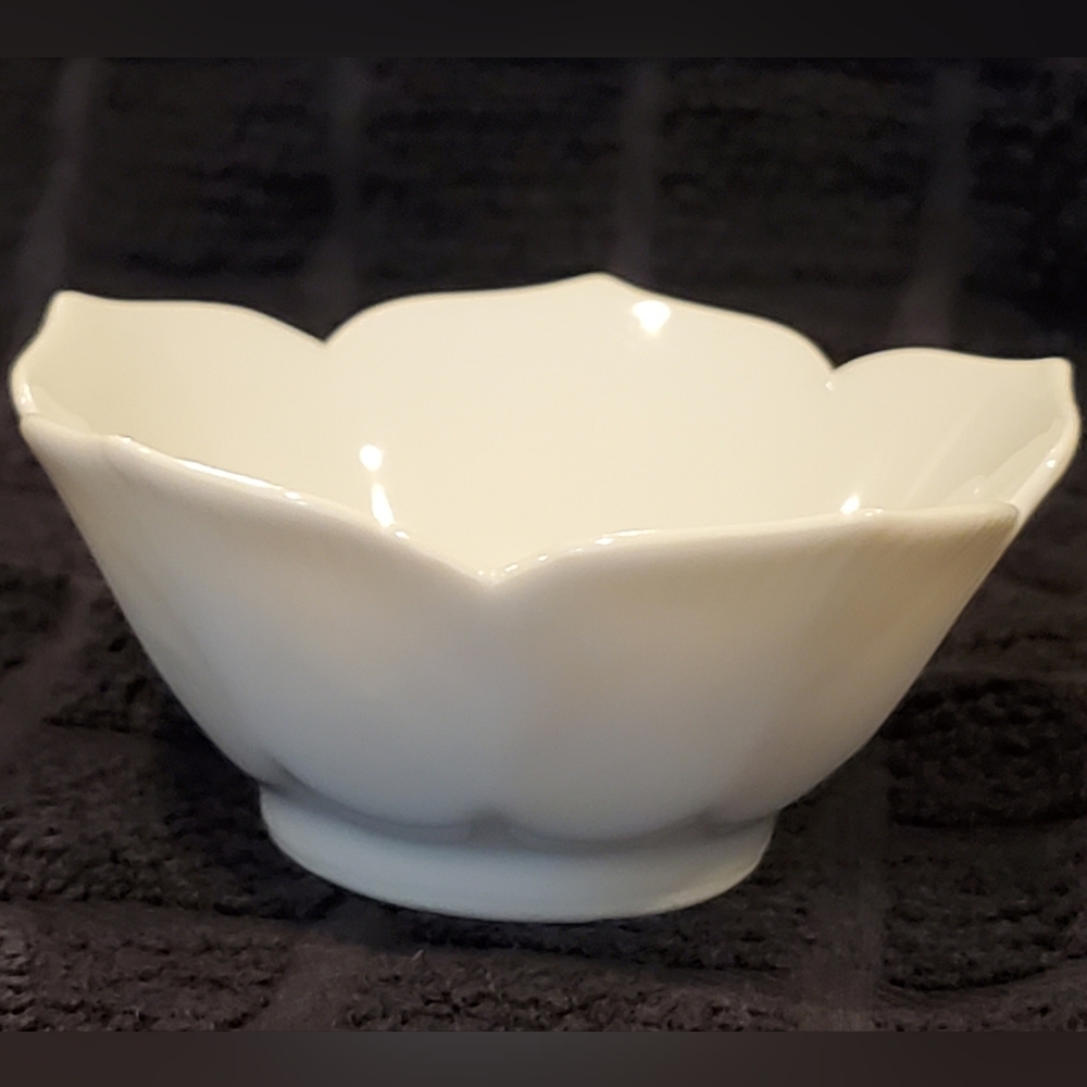 Ceramic Lotus Flower Shaped Bowl